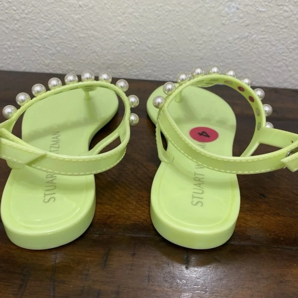 STUART WEITZMAN, NEW WITH DEFECT -PEARLY STUD GREEN JELLY SANDALS  Youth 4